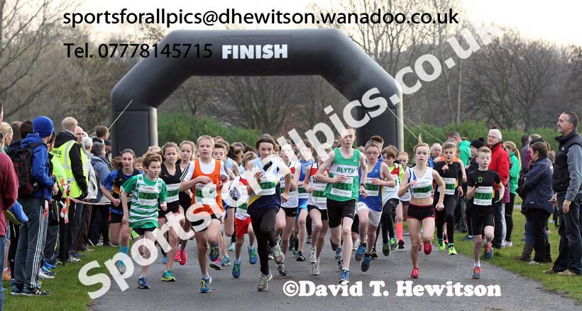 Under-13s Heaton Harriers Memorial Road Race. Photo: David T. Hewitson/Sports for All Pics